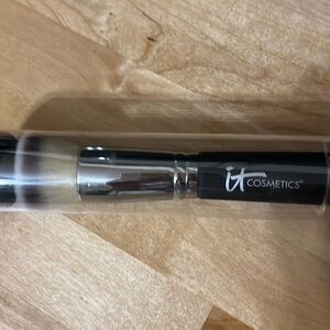 It cosmetics heavenly luxe brush